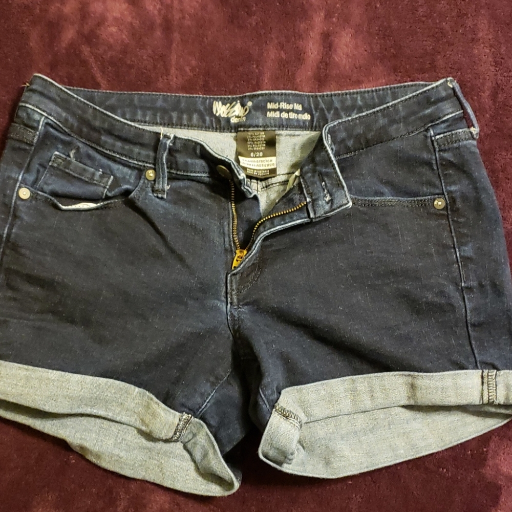 Mid rise shorts